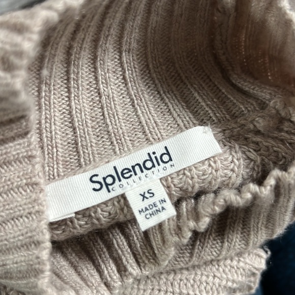 Gorgeously soft Splendid knit excellent used condition - Picture 6 of 6